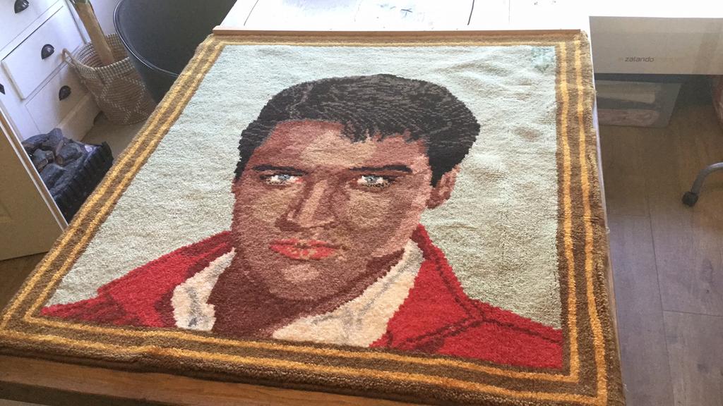 Elvis smyrnatapijt., Ophalen