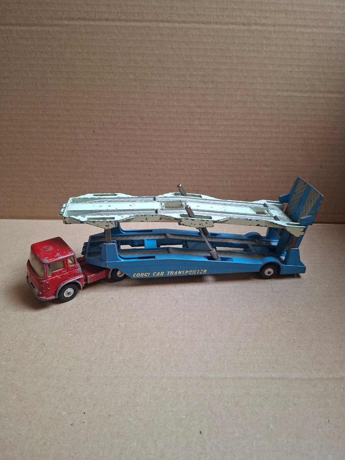 Vintage Corgi Toys Bedford Car Transporter, Hobby en Vrije tijd, Modelauto's | 1:43, Ophalen of Verzenden, Gebruikt, Bus of Vrachtwagen