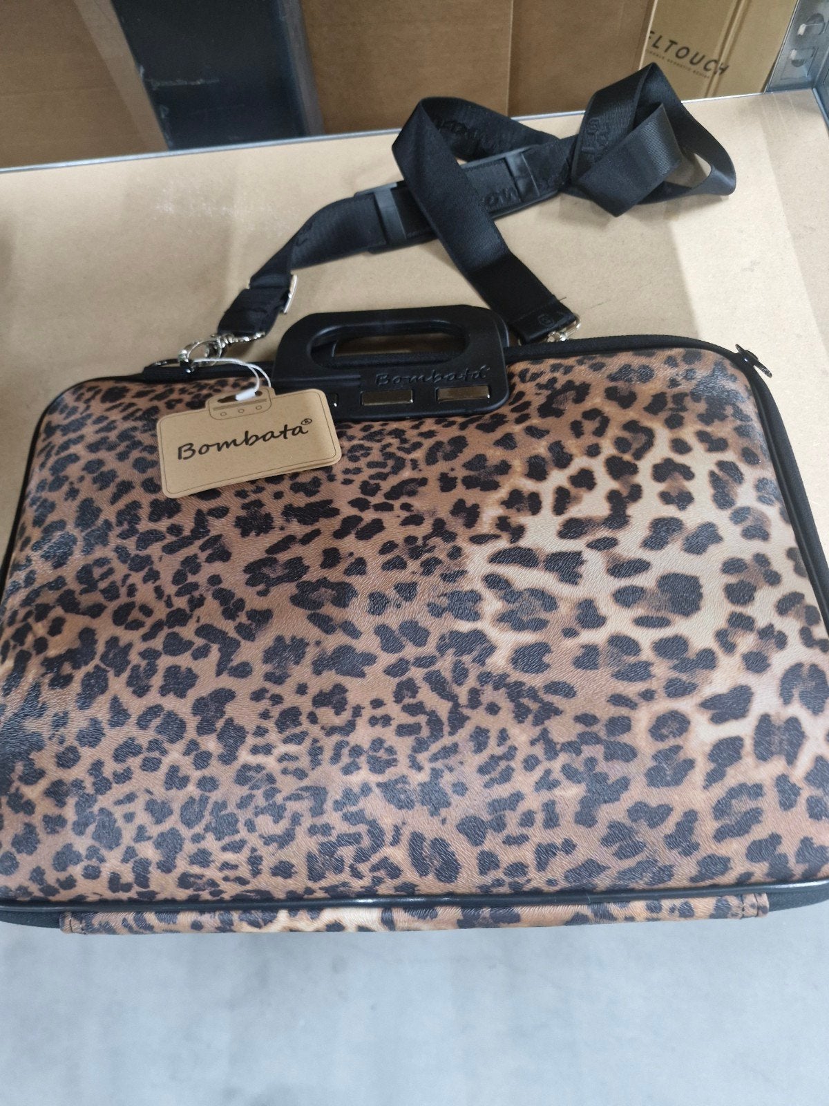 Bombata Leopard 15.6" Limited Edition Laptoptas, Ophalen of Verzenden, 15 inch, Nieuw, Bombata