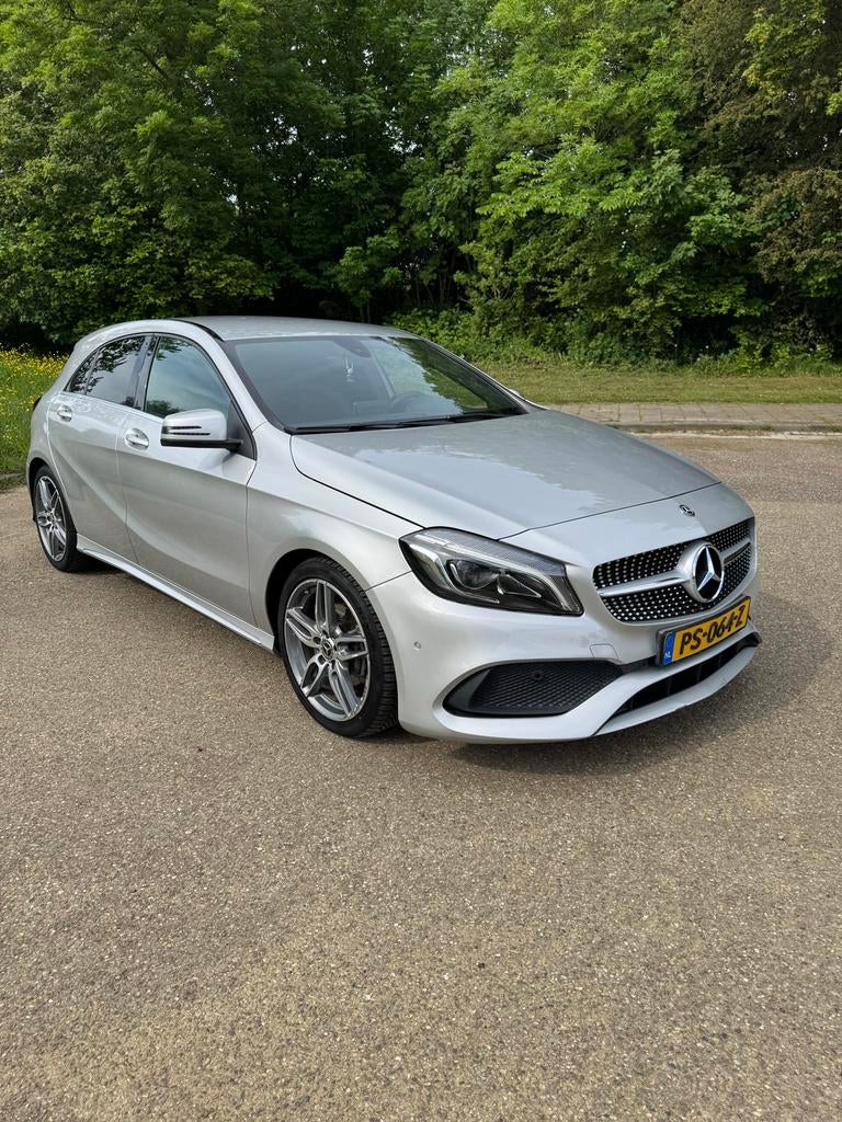 Mercedes-Benz A-Klasse A180 1.6 Blue EFF Aut7 2017 Grijs, Auto's, 4 cilinders, Elektronische parkeerrem, 122 pk, 1200 kg