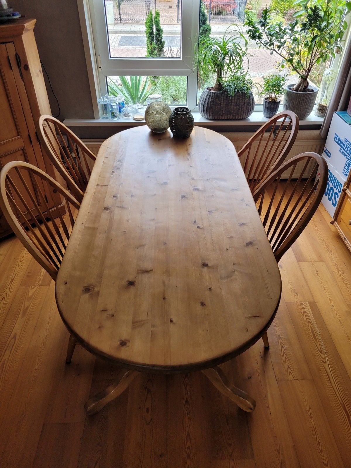vintage grenen eethoek, tafel met 8 windsor stoelen, Huis en Inrichting, Complete eetkamers, Ophalen, Gebruikt, Windsor, 4 tot 6 stoelen