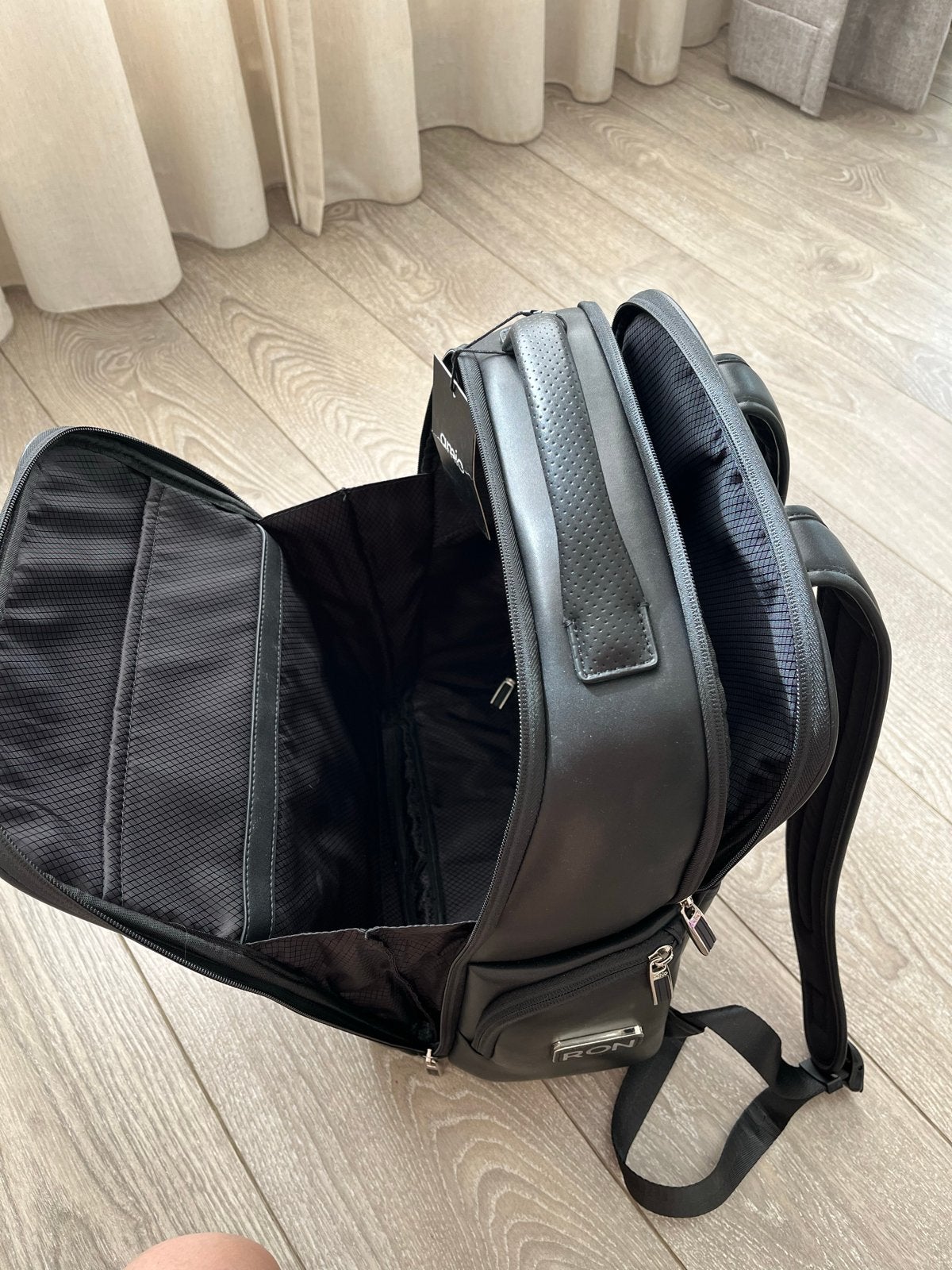 Amio Axis Backpack – Zwart – Zo goed als nieuw, Overige merken, 25 tot 40 cm, Ophalen of Verzenden, Zo goed als nieuw