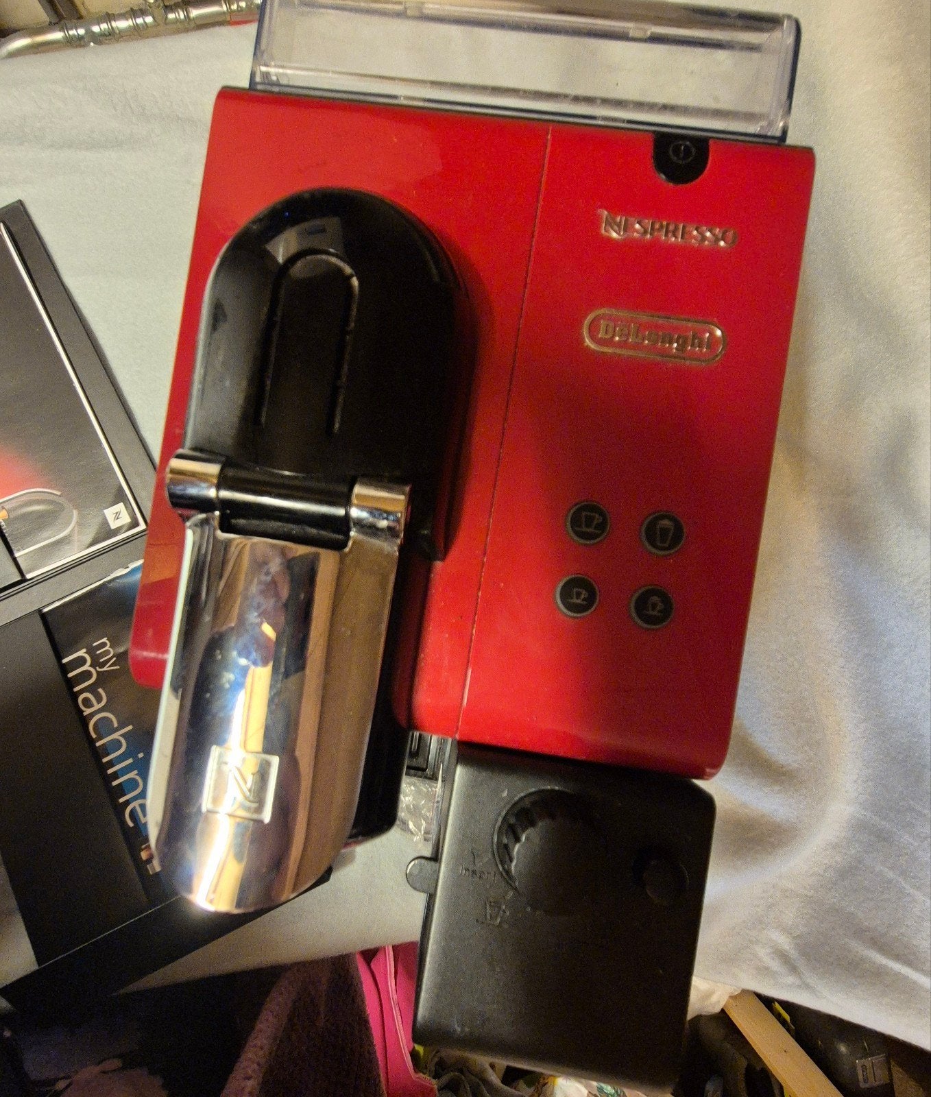 Nespresso De'Longhi koffiezetapparaat rood, Gebruikt, Espresso apparaat, Ophalen of Verzenden, 1 kopje