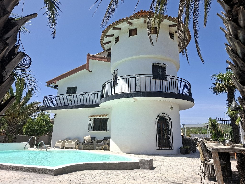Te huur: rustieke villa met privézwembad nabij Valencia, Vakantie, Vakantiehuizen | Spanje, 8 personen, 4 of meer slaapkamers