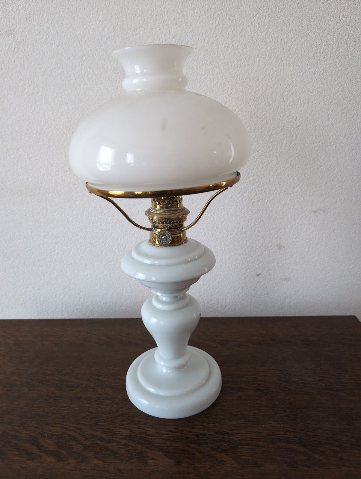 Antieke Kosmos Brenner Petroleum Tafellamp - Wit Opaalglas, Antiek en Kunst, Antiek | Lampen, Ophalen