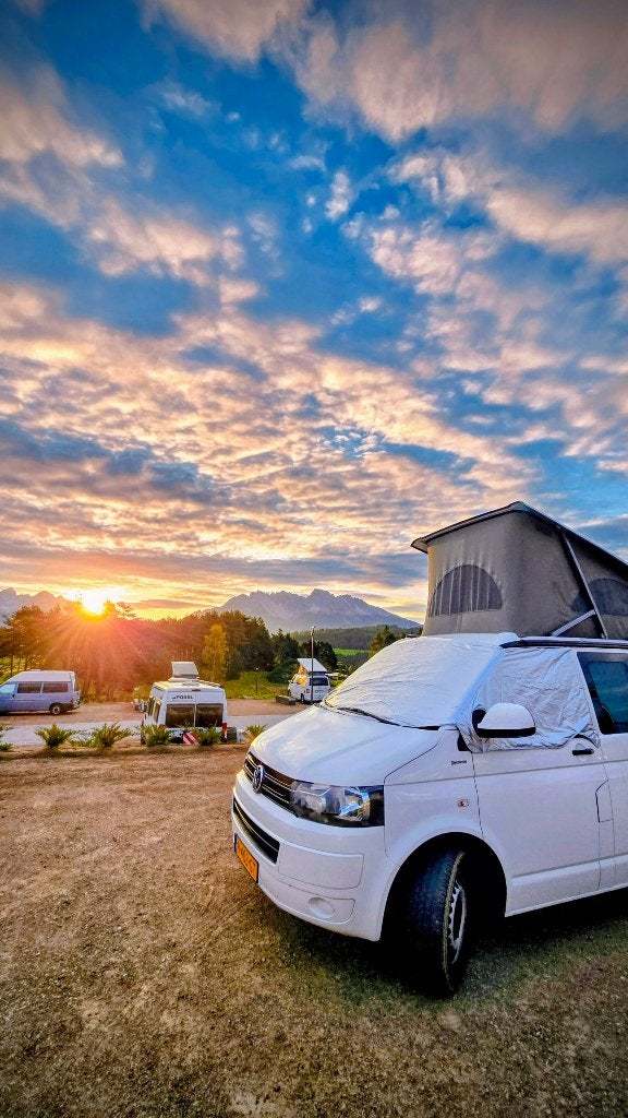 VW T5 Camper Dec. 2011 met origineel California interieur, Caravans en Kamperen, Campers, Kluisje, Volkswagen, 4 tot 5 meter, Overige merken