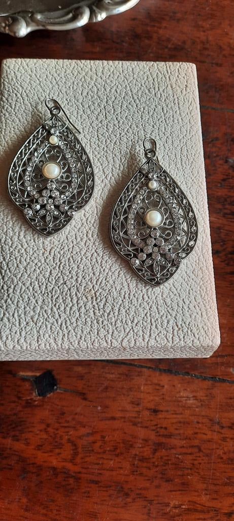Vintage Victoriaanse oorbellen,filigrain,Swarovski kristal., Met kristal, Overige materialen, Ophalen of Verzenden, Zo goed als nieuw