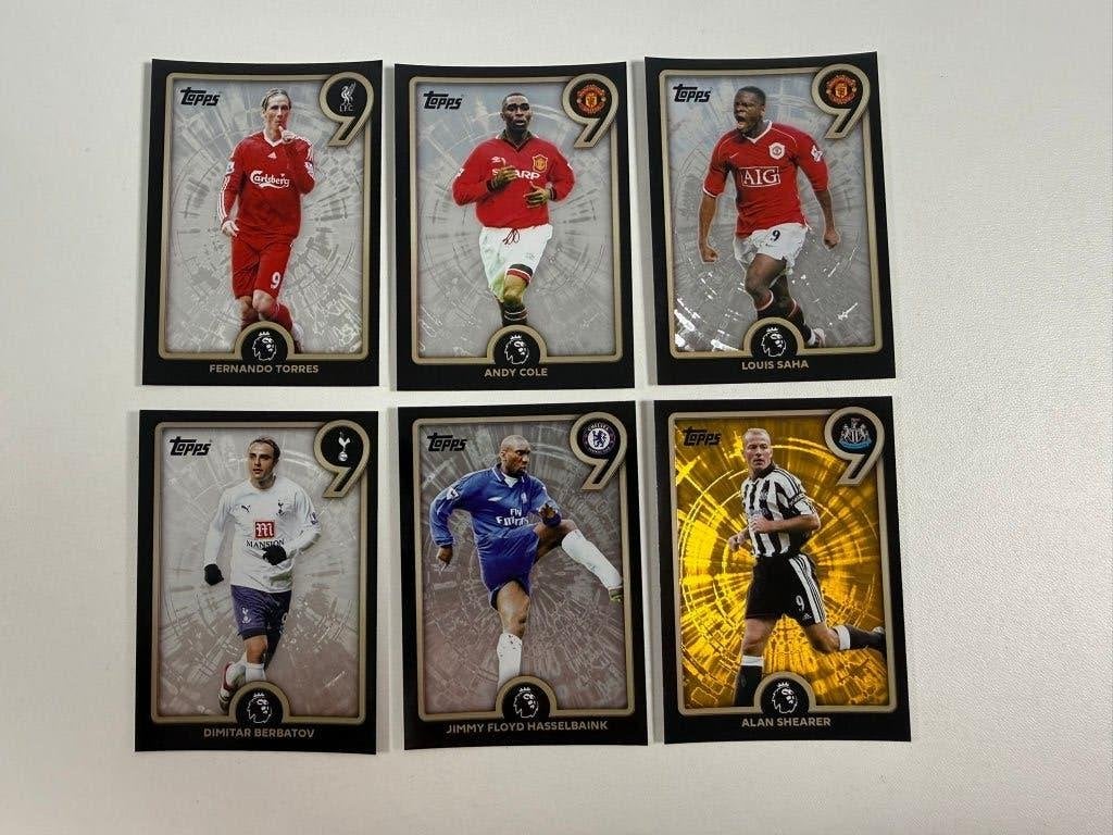 6 Divine 9 Stickers Premier League 2026, Ophalen of Verzenden, Nieuw, Buitenlandse clubs, Poster, Plaatje of Sticker