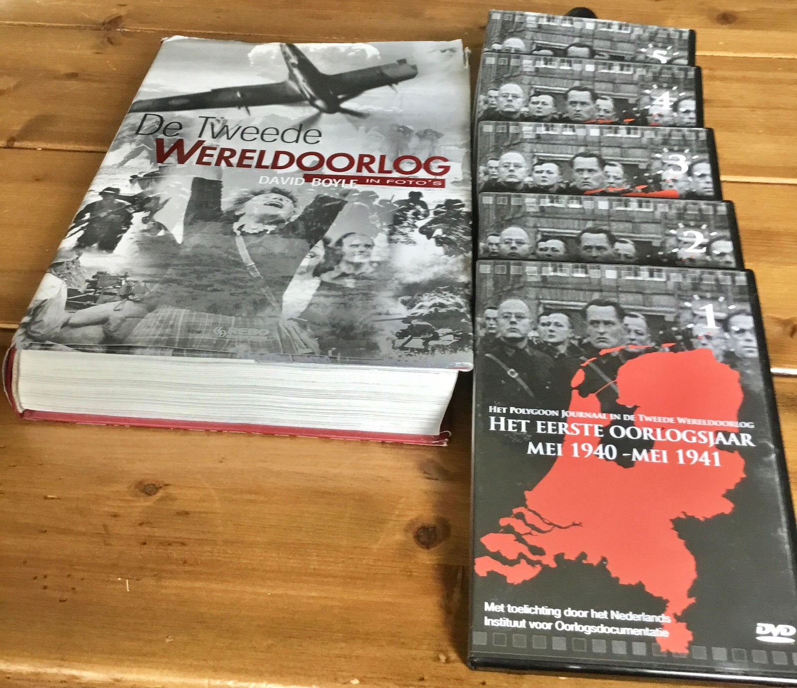 BOEK: DE TWEEDE WERELDOORLOG EN DVD’S VAN POLYGOON JOURNAAL, Ophalen of Verzenden, Tweede Wereldoorlog, Gelezen, Algemeen