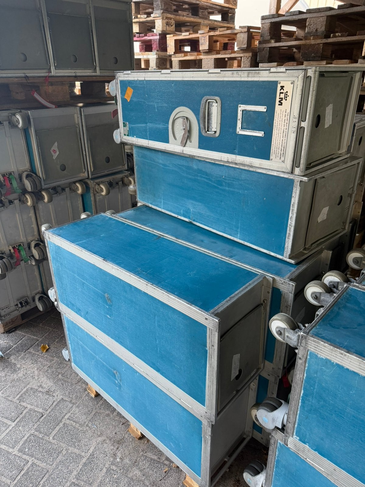 Vliegtuigtrolley vliegtuigtrolly airline cart galley trolley, Ophalen, Gebruikt, Trap Trading Inflight, Info@traptrading.nl