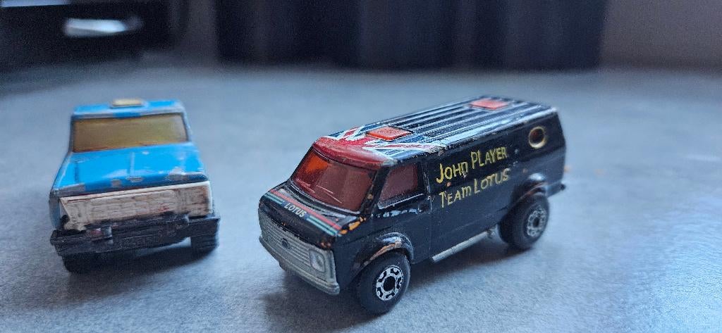 2  Matchbox auto's, Kinderen en Baby's, Speelgoed | Racebanen, Ophalen of Verzenden, Gebruikt, Handmatig, Overige merken