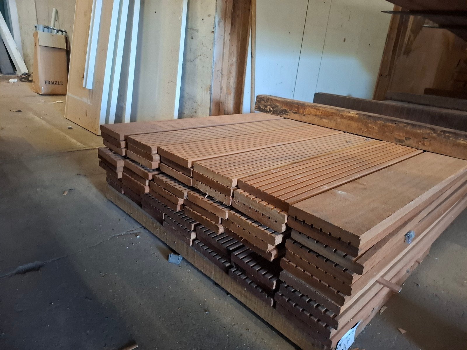 partij hardhout vlonderplanken 490 cm 36 st bezorgen mogelij, Tuin en Terras, Ophalen, Nieuw, A, Hout