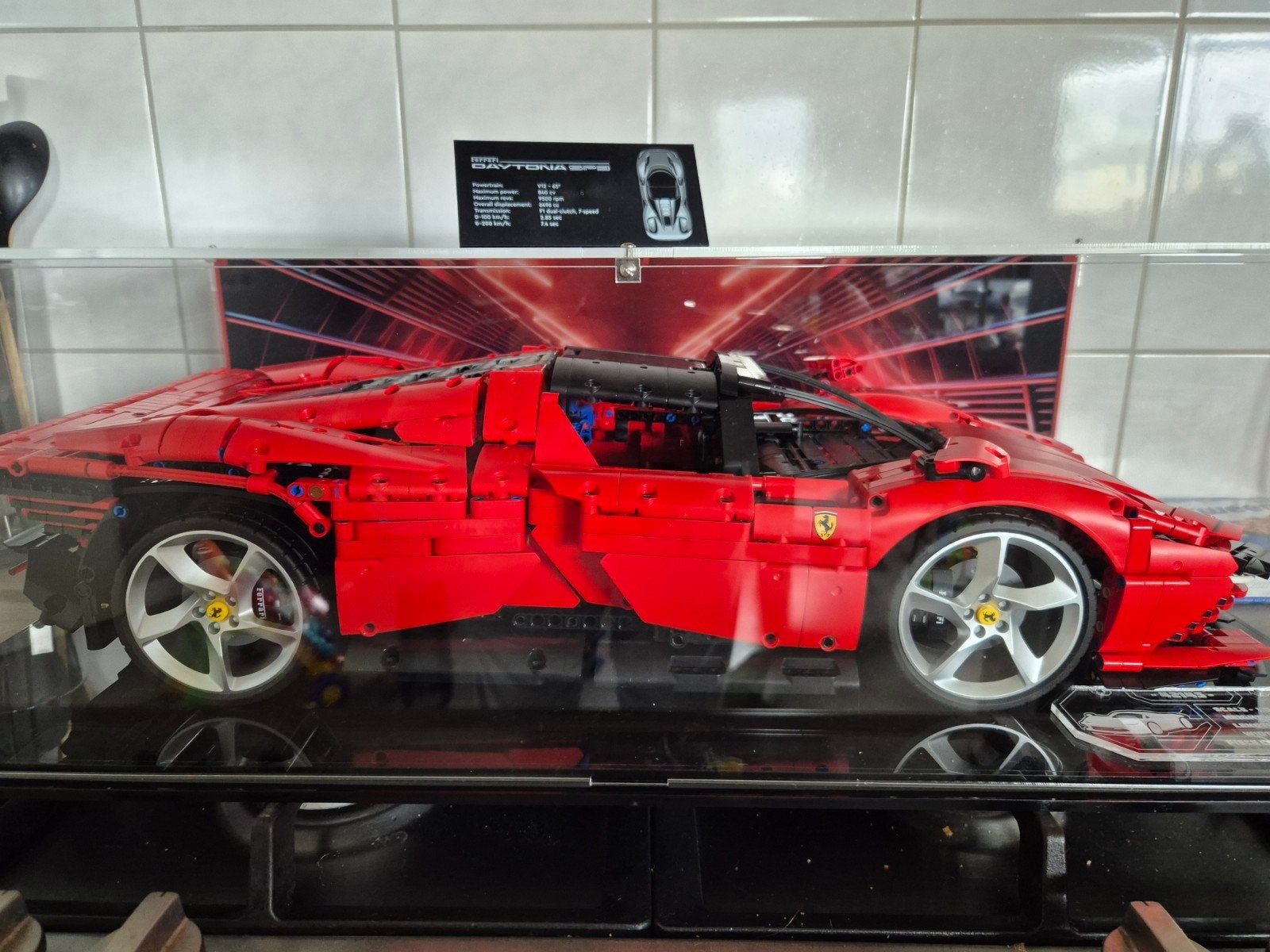 Lego Ferrari Daytona SP3 1:8 schaal, Ophalen