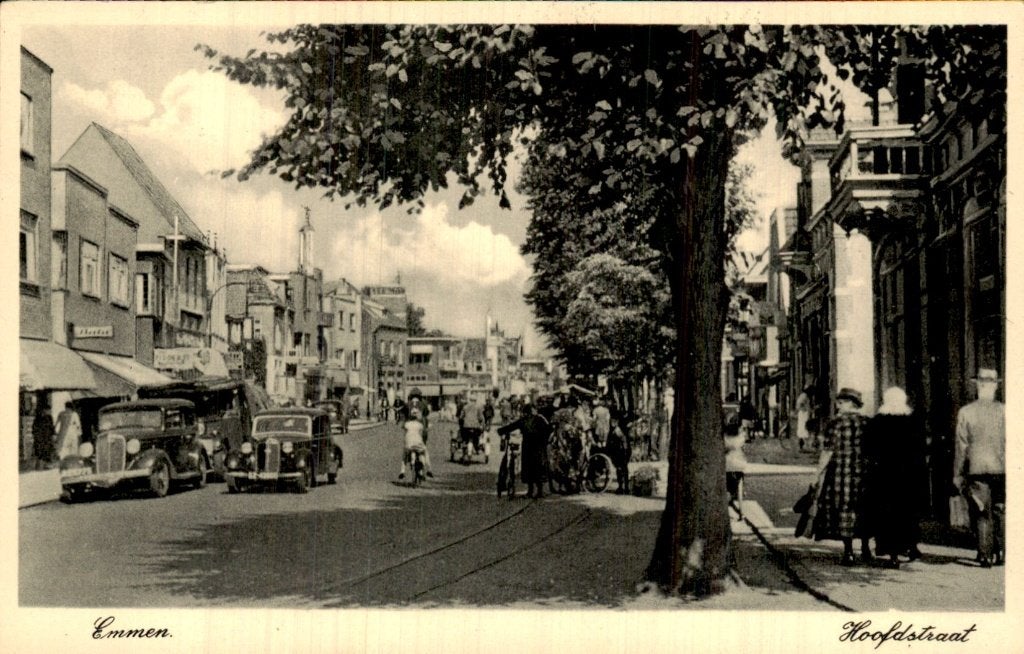 Emmen - Hoofdstraat - straatbeeld, Ophalen of Verzenden, 1940 tot 1960, Gelopen, Drenthe