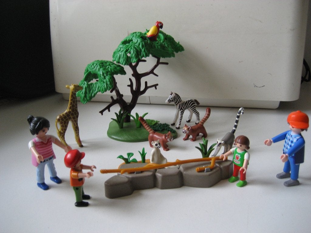 playmobil familie bij de jonge dieren, Ophalen of Verzenden, Zo goed als nieuw