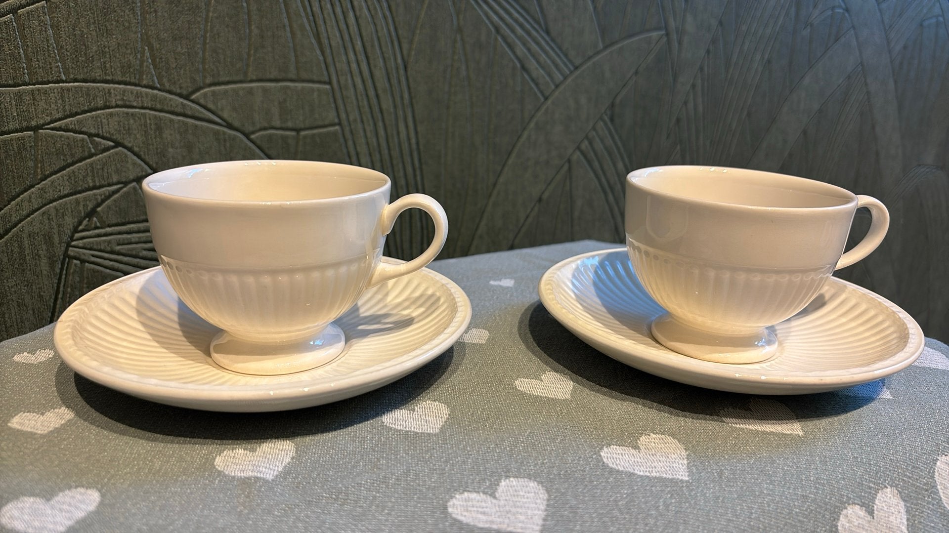 Wedgwood Edme 2 kop en schotels, Klassiek, Ophalen of Verzenden, Zo goed als nieuw, Kop(pen) en/of Schotel(s)