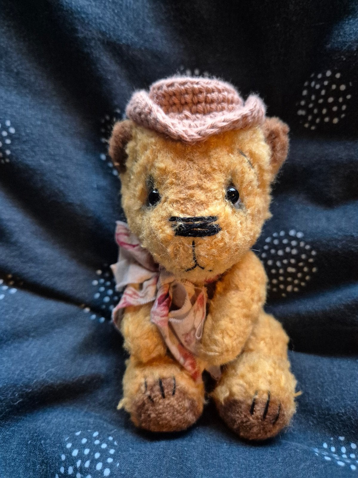 handgemaakt beertje van Miola Teddies., Verzamelen, Ophalen of Verzenden, Zo goed als nieuw, Levensecht of Reborn