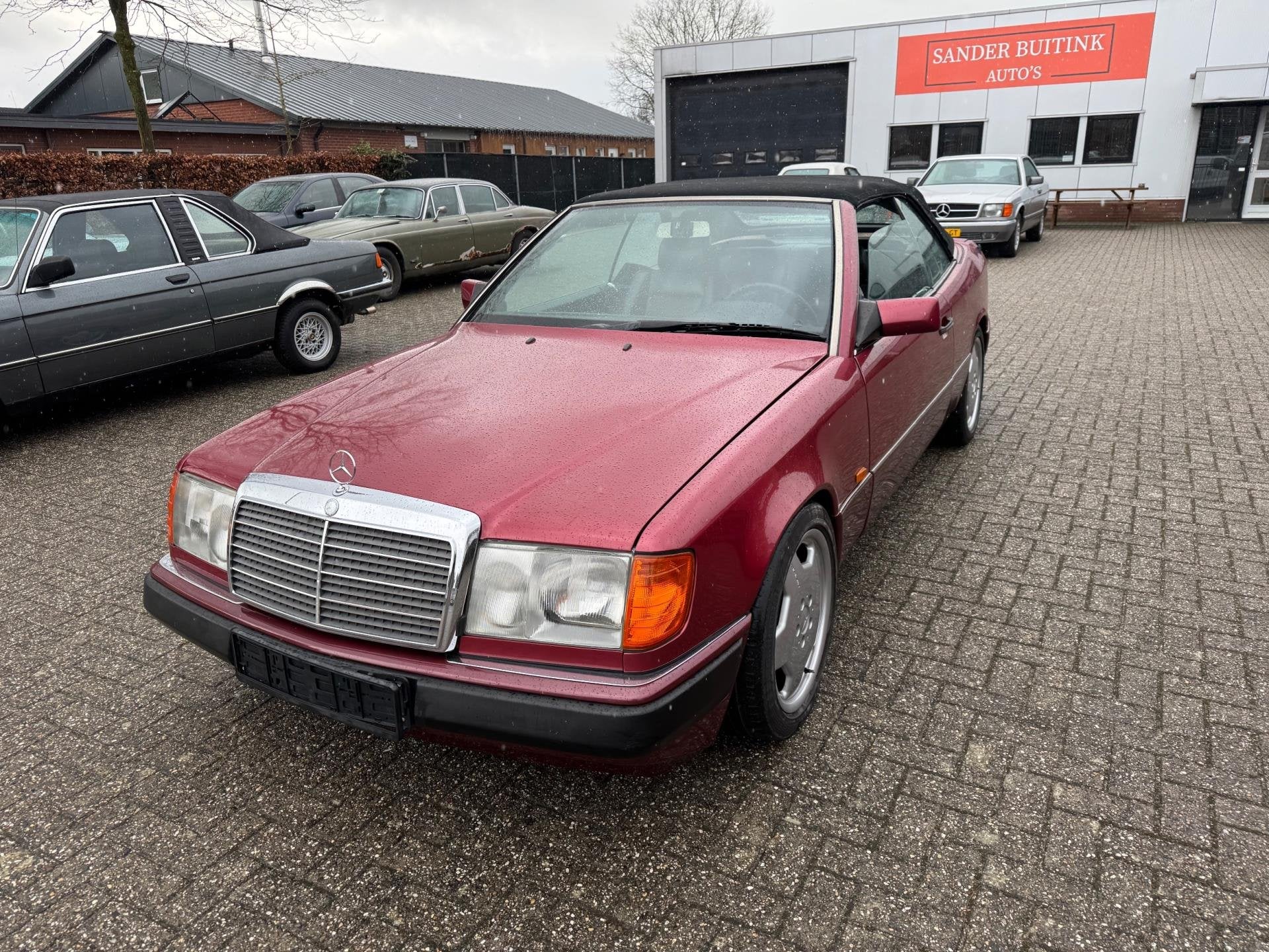 Mercedes-Benz W124 Cabrio 300 CE-24 Automaat / 1993 / Aircon, foto 11