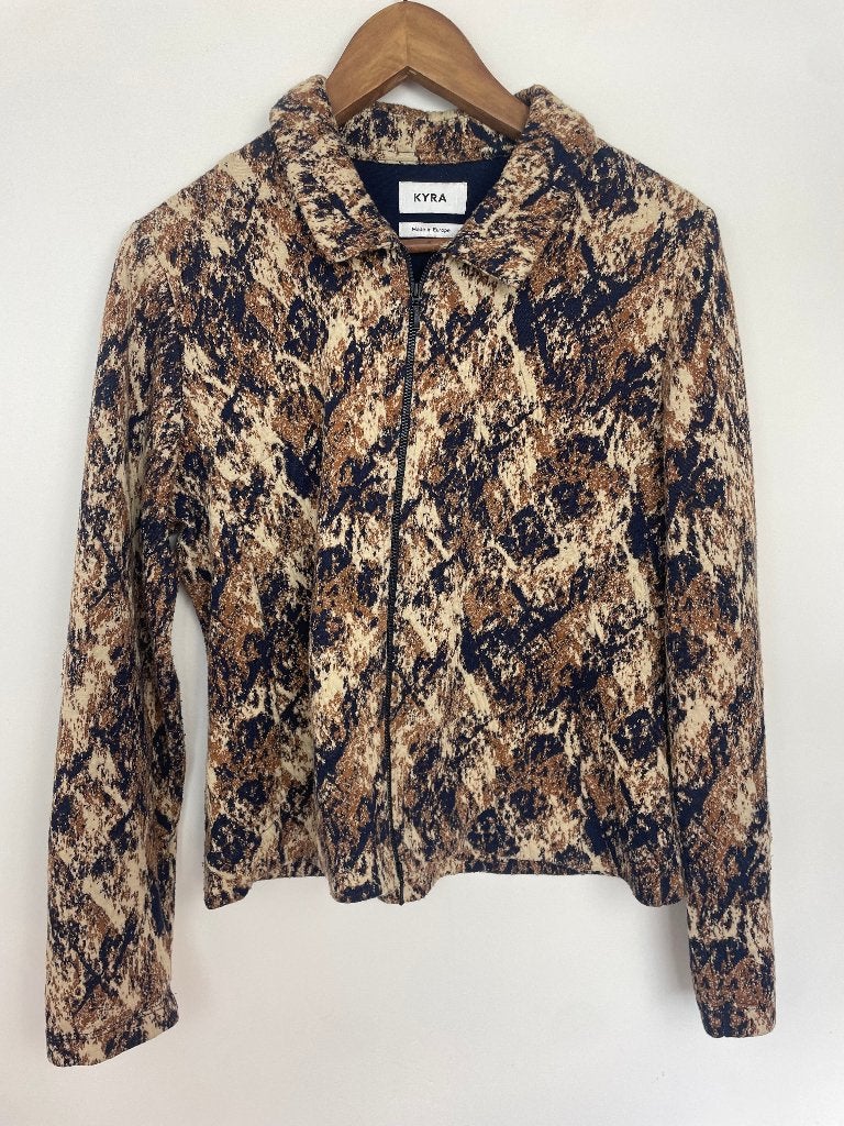 Kyra jasje maat 42 abstract bruin blauw beige met rits, NB BV/KYRA, Sales@kyra.eu, Beige, Ophalen of Verzenden