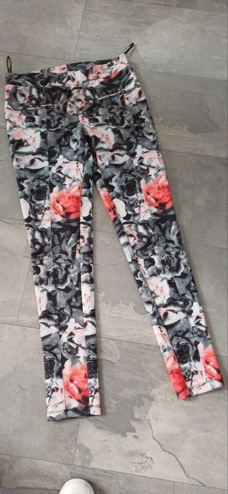 Tka super leuke broek van only maat m taille 38/40 cm rekbaa, Maat 38/40 (M), Zwart, Ophalen of Verzenden, Zo goed als nieuw