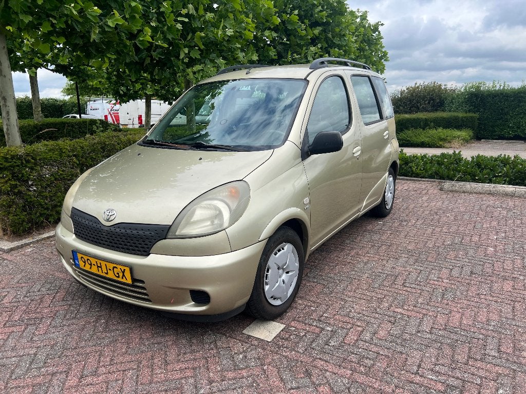 Toyota Yaris Verso1.3 |Nieuwe APK| CarPlay |Trekhaak|2de eig, Auto's, Toyota, Voorwielaandrijving, 1299 cc, 15 km/l, 40 €/maand