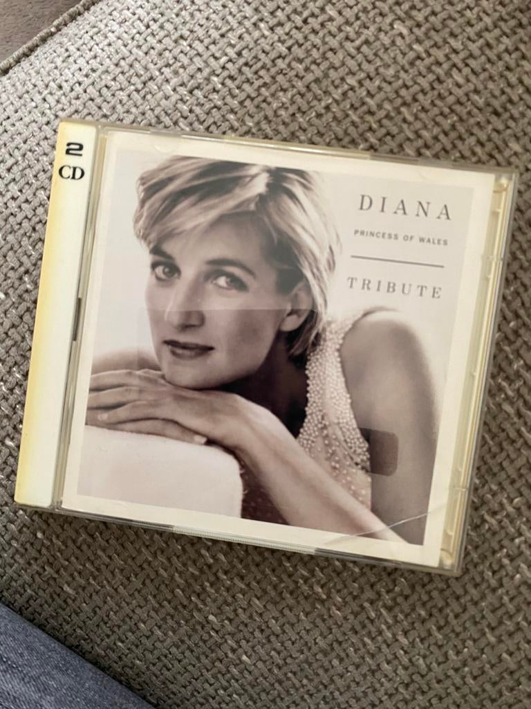 Diana Tribute 2 CD album lady Di prinses Diana, Ophalen of Verzenden, 1990 - 1999, Gebruikt, Boxset