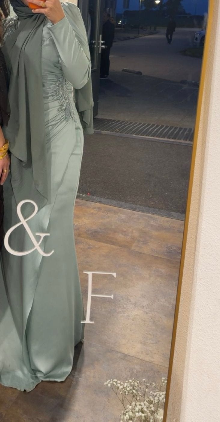 Elegante Galajurk in Saliegroen, Kleding | Dames, Galajurk, Zo goed als nieuw, Groen, Ophalen