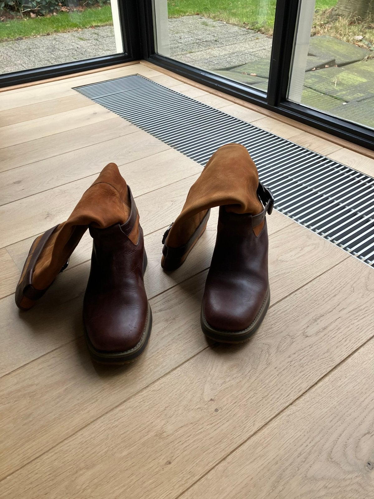 Te koop laarzen Maggelan & Mulloy, Kleding | Dames, Schoenen, Ophalen, Zo goed als nieuw, Bruin, Hoge laarzen