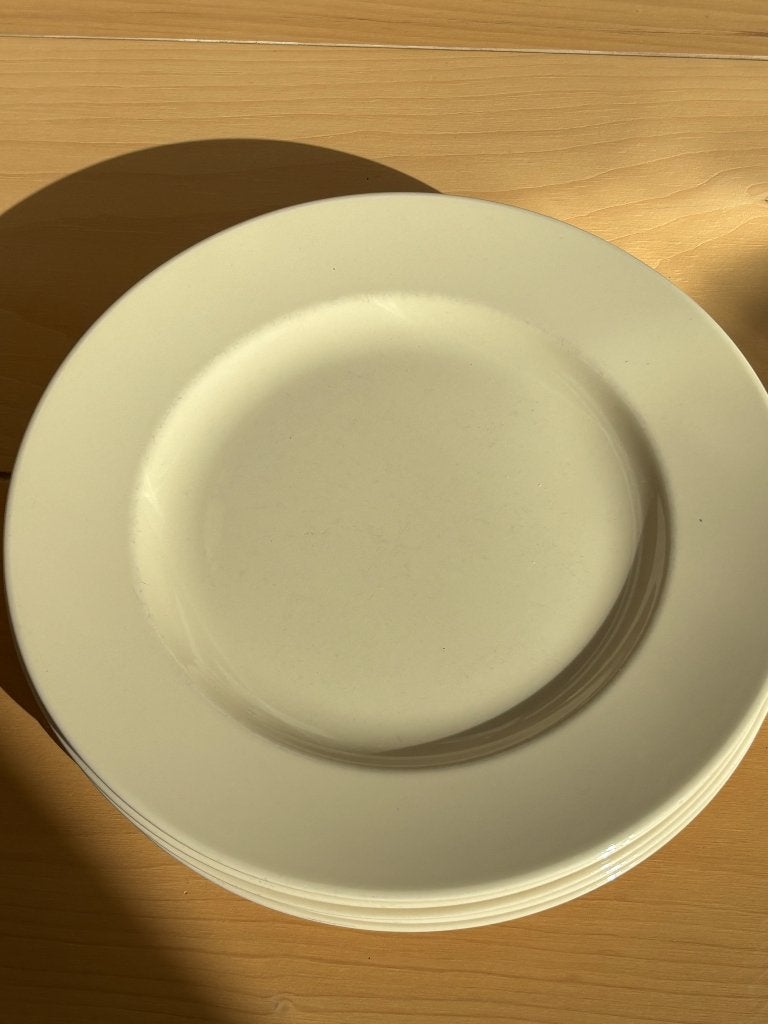 Wedgwood 5  dinerborden   27 cm Queen’s Ware Plain Ivory, Verzenden, Klassiek, Zo goed als nieuw, Bord(en)