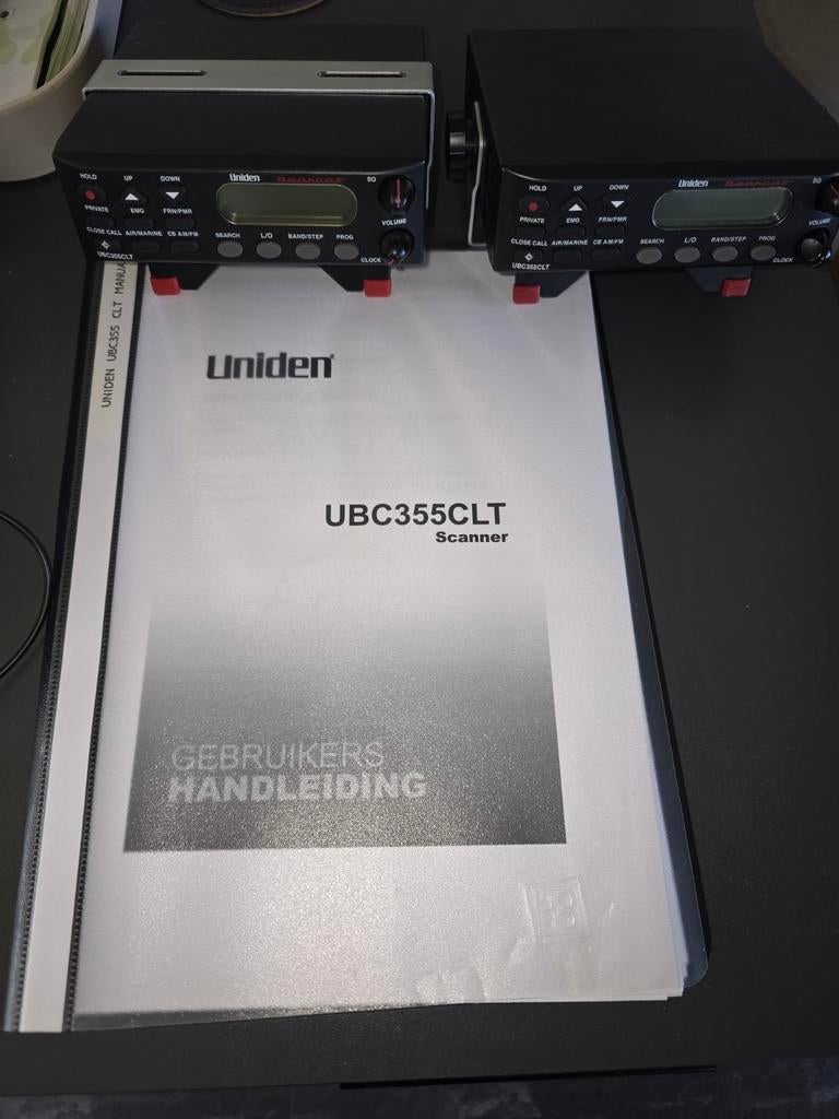 UNIDEN BEARCAT 355 CLT 2 STUKS PLUS TOEBEHOREN., Telecommunicatie, Ophalen of Verzenden