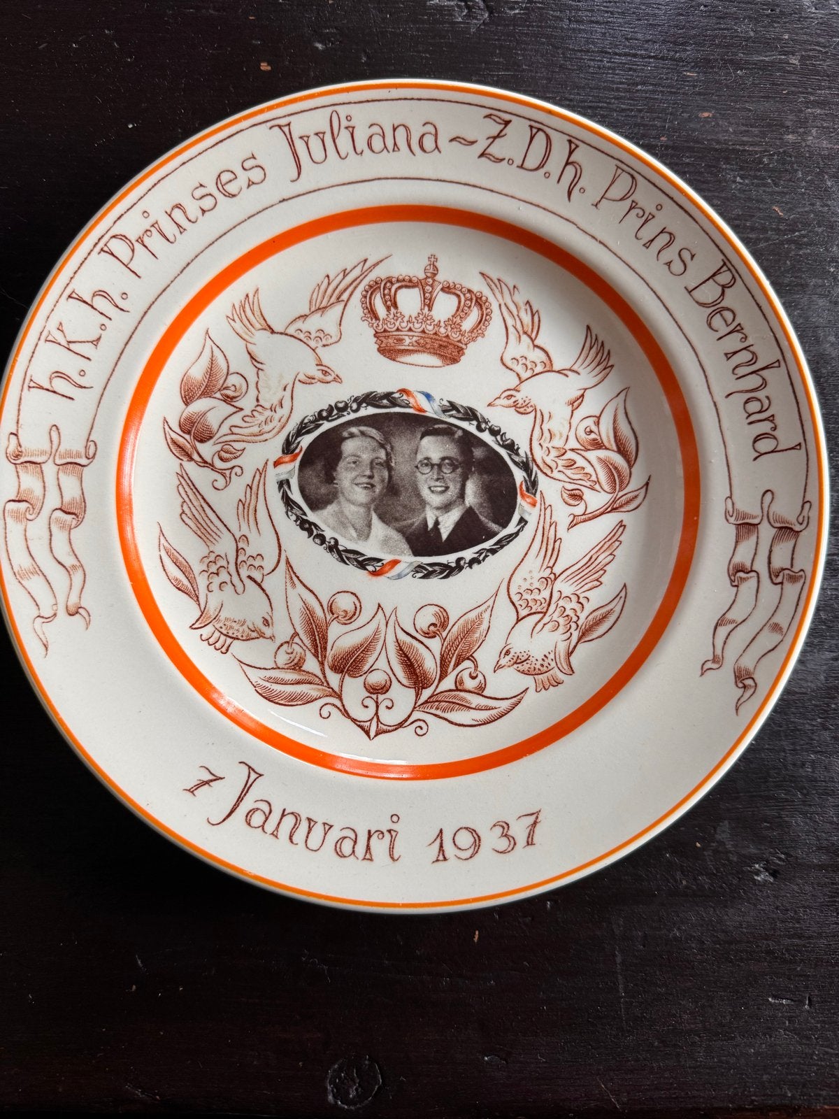 Huwelijksbord Juliana & Bernhard 1937 - Petrus Regout, Antiek en Kunst, Ophalen of Verzenden