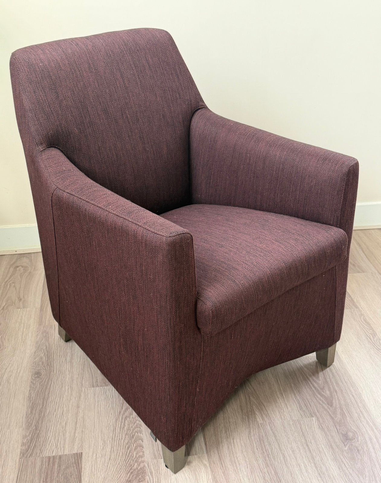 Leolux Calinda fauteuil NIEUW aubergine, Huis en Inrichting, Fauteuils, Ophalen, Nieuw, 75 tot 100 cm