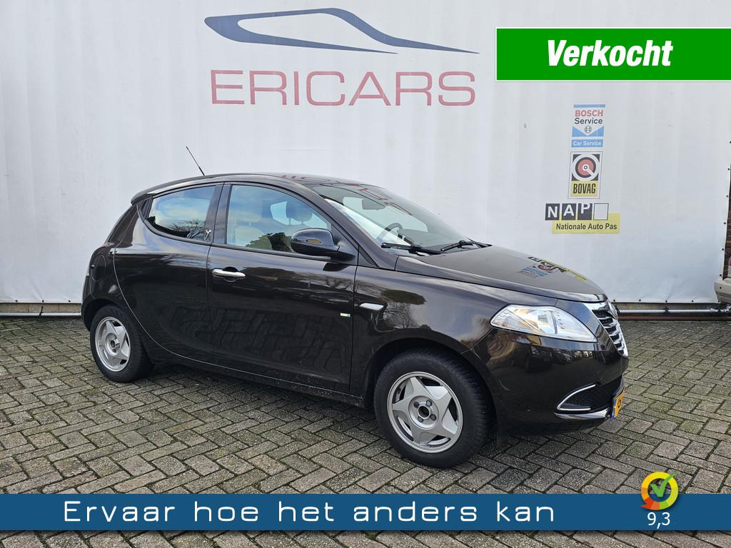 Lancia Ypsilon 0.9 TwinAir Gold LEDER PDC LM CC AUTOMAAT, Auto's, Lancia, Euro 5, 86 pk, Gebruikt, Bruin