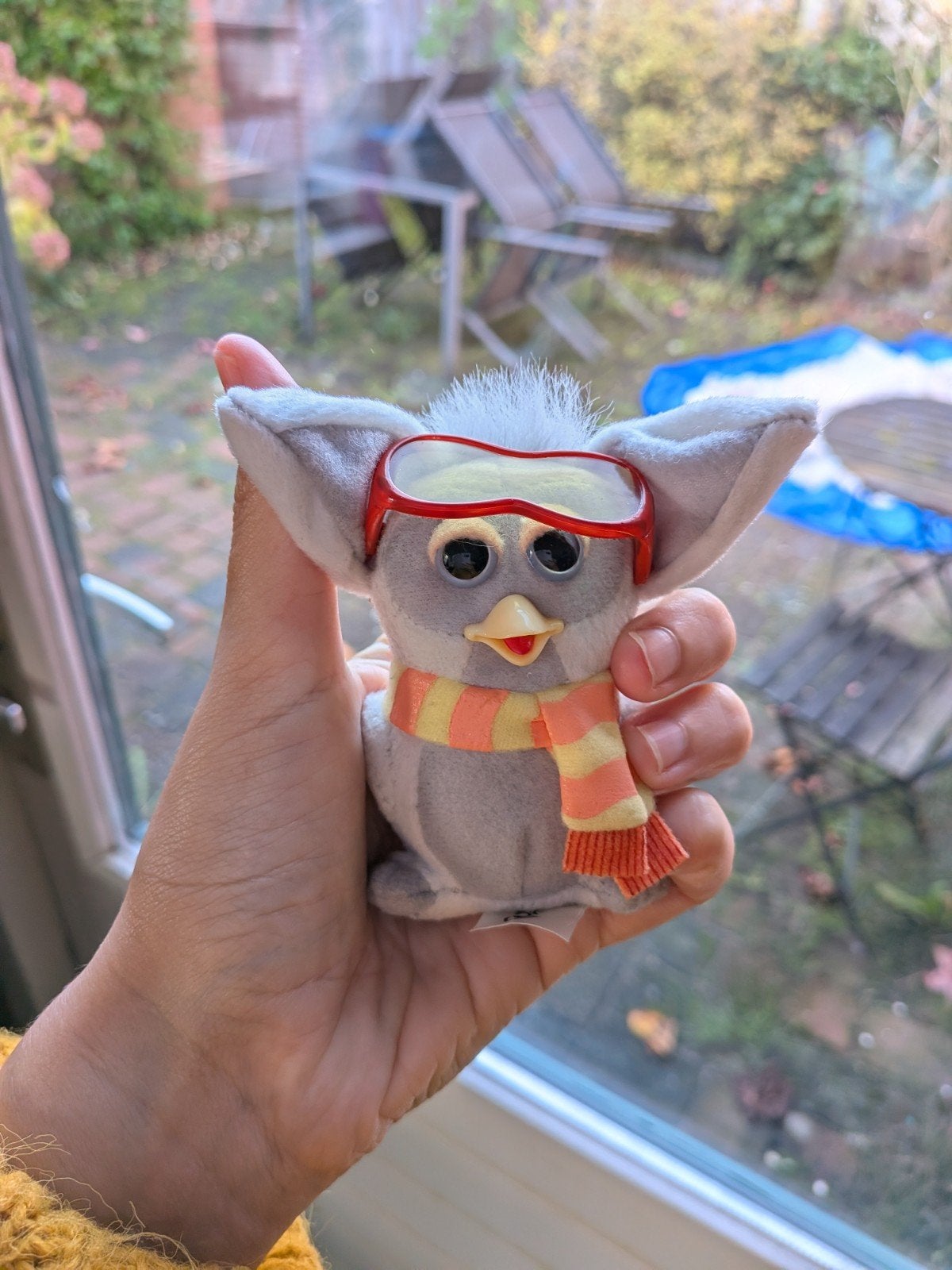 Furby knuffel met skibril en sjaal - Zo goed als nieuw, Ophalen of Verzenden, Zo goed als nieuw, Overige typen