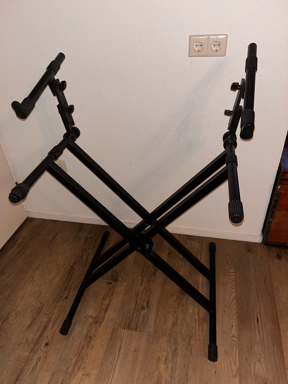 Quiklok Keyboardstandaard - Dubbel X-frame, Muziek en Instrumenten, Standaards, Ophalen, Zo goed als nieuw, Instrumentstandaard