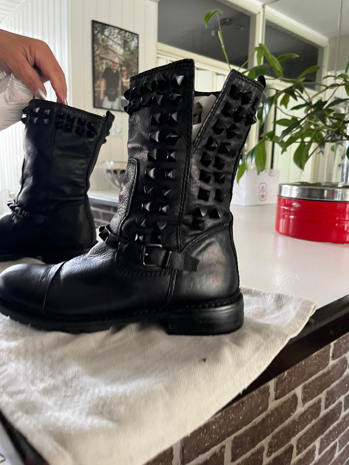 DAMES LAARZEN MERK ZARA € 10,00, Kleding | Dames, Hoge laarzen, Ophalen of Verzenden, Zo goed als nieuw, Zara