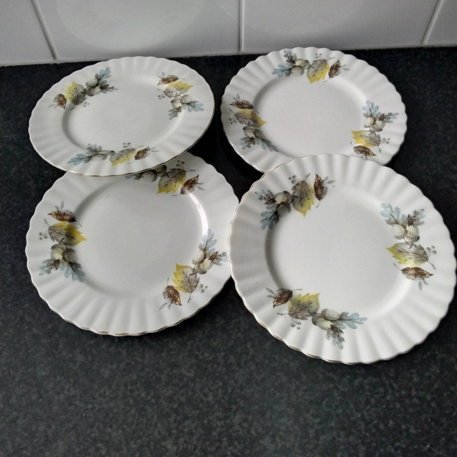 4 richmond taartbordjes  met eikeltjes, Ophalen of Verzenden, Zo goed als nieuw, Overige stijlen, Bord(en)