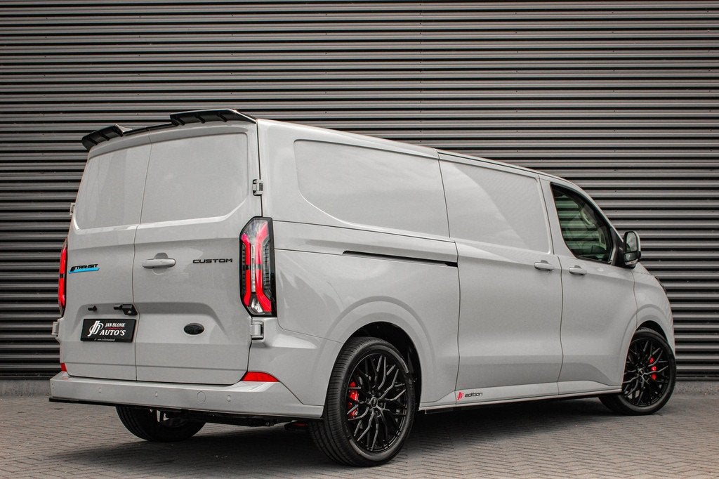 Ford E-Transit Cust. 340 L2H1 Limited 71 kWh 218PK / JB- EDI, Auto's, Automaat, Achterwielaandrijving, Zwart, Nieuw