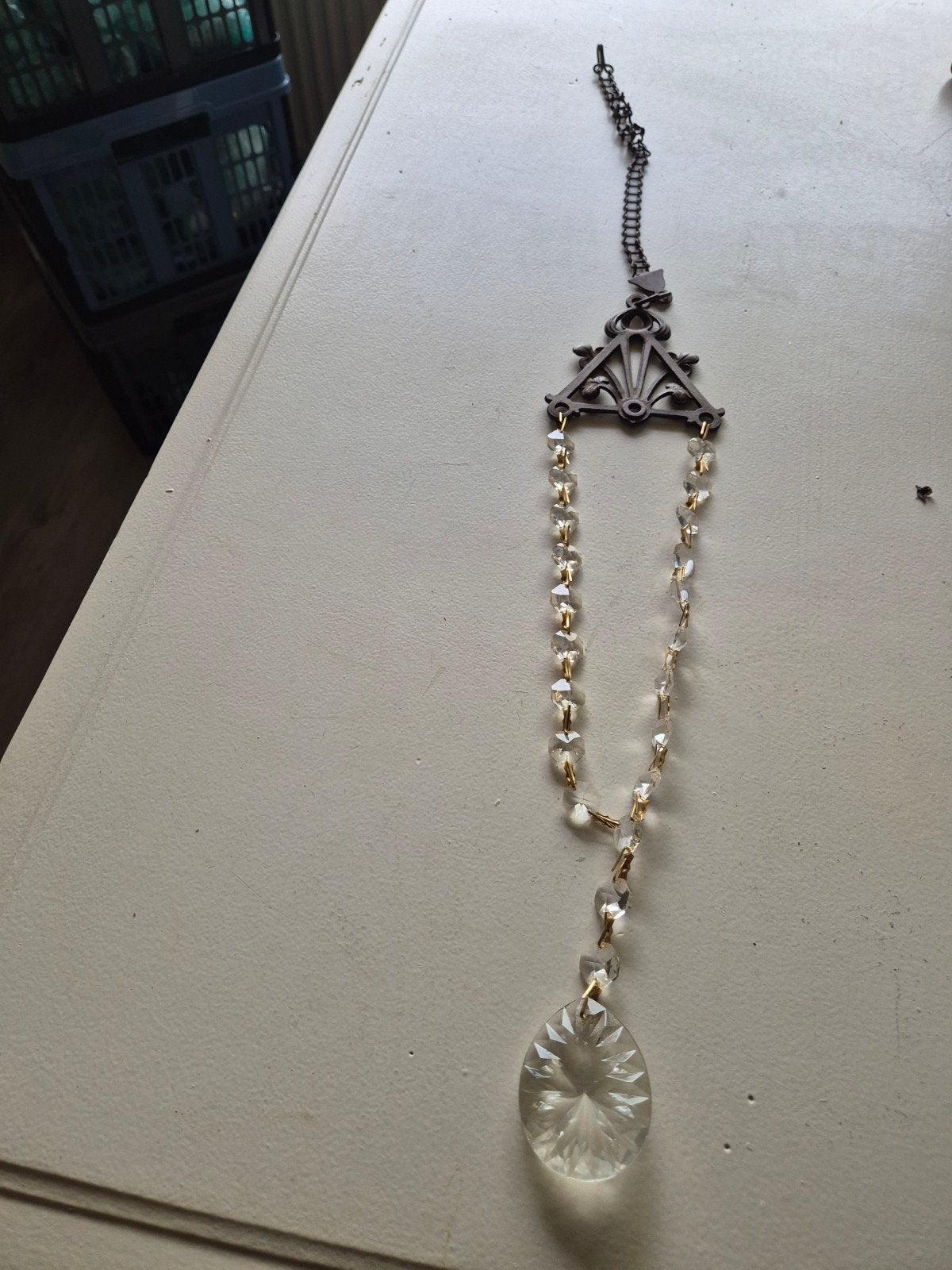 Decoratieve hanger met kristallen en metalen ornament, Antiek en Kunst, Ophalen of Verzenden