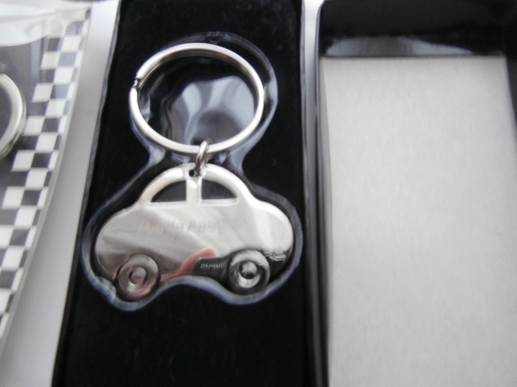 sleutelhanger auto Kever zilverkleurig nieuw ijzer metaal, Ophalen of Verzenden, Nieuw, Merk