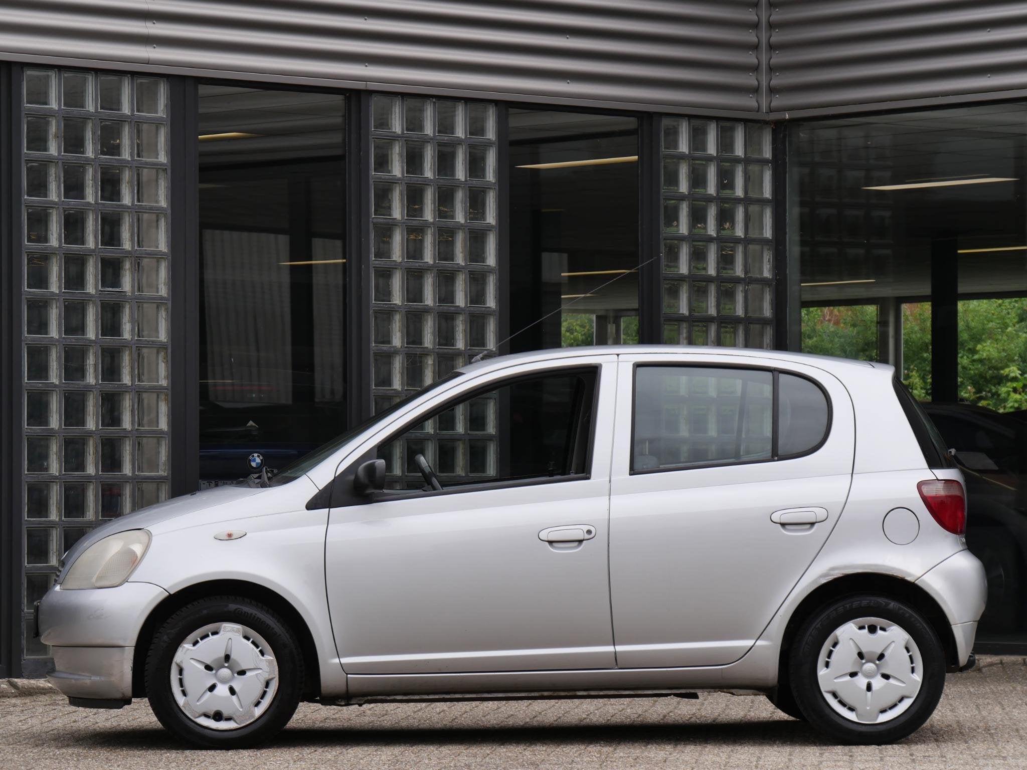 Toyota Yaris 1.3 16V VVT-i LUNA/ TREKHAAK/ APK JUNI 2027, Auto's, Toyota, Voorwielaandrijving, 1299 cc, Gebruikt, 31 €/maand