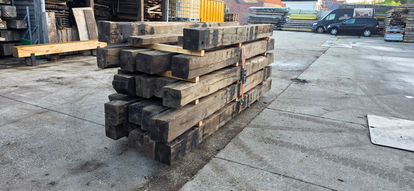 Partij Oude eiken balken | 20 x 20 cm |  300 t/m 350 cm lang, Woodfarm, Info@woodfarm.nl, 4251NT