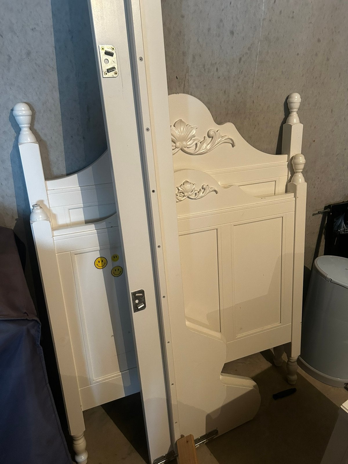 Bed + nachtkastje, Ophalen