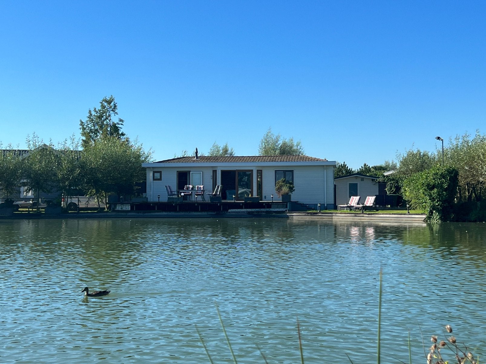 Te Huur vrijstaand chalet aan natuur vijver|3-6 Maand| Prive, Noord-Brabant, Direct bij eigenaar, 5 kamers, Vrijstaande woning