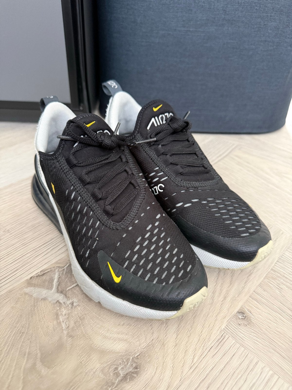 Nike Air Max 270 - Maat 36,5 - Gedragen, te klein, Verzenden, Gebruikt, Sportschoenen