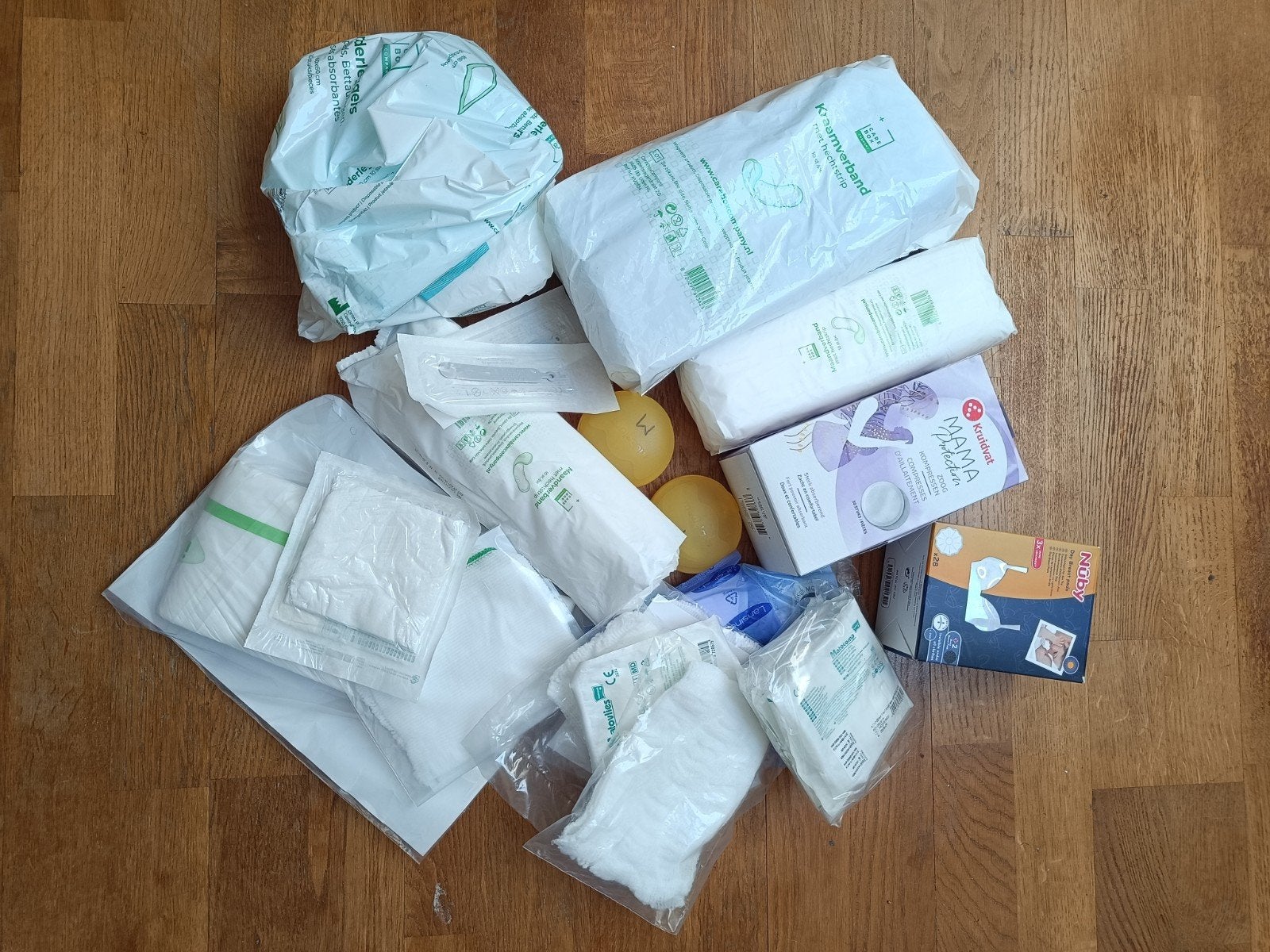 Gratis items kraampakket, zoogkompressen en tepelhoedjes, Ophalen of Verzenden