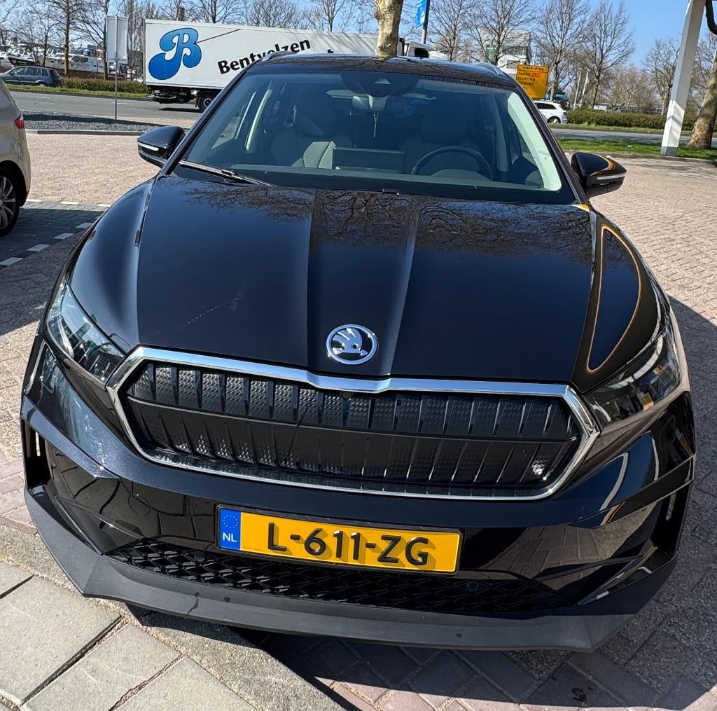 Skoda Enyaq 60 Elektromotor 180pk 2021 Zwart, Auto's, Automaat, 34 min, Achterwielaandrijving, Navigatiesysteem