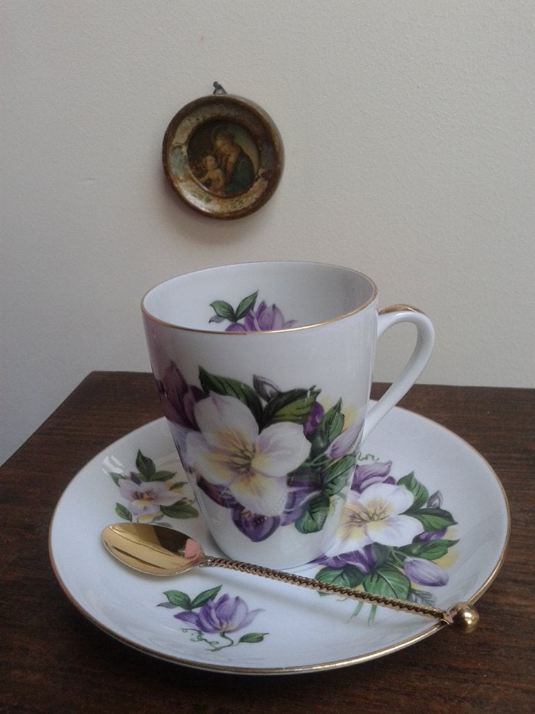 MOSA Kop & Schotel CLEMATIS met Verguld D.E. Lepeltje, Ophalen of Verzenden, Zo goed als nieuw, Porselein, Kop en/of schotel