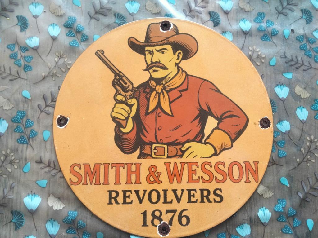 Emaille reclamebord Smith en wesson geweren / revolvers, Verzamelen, Speldjes, Pins en Buttons, Ophalen of Verzenden, Gebruikt
