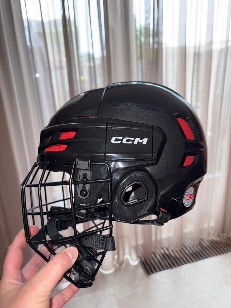 IJshockey bandy helm, Sport en Fitness, IJshockey, Ophalen, Zo goed als nieuw, Bescherming